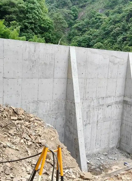 石家庄辛集重力式挡土墙